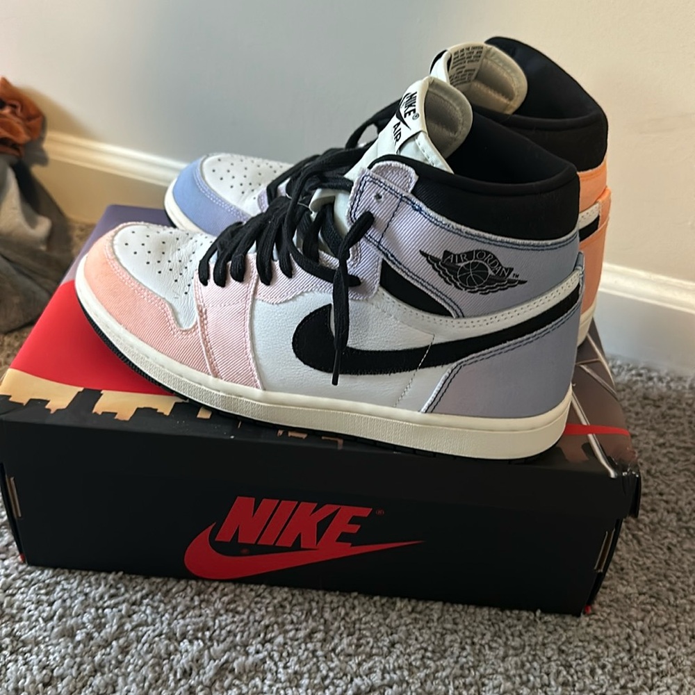 Air Jordan 1 Skyline